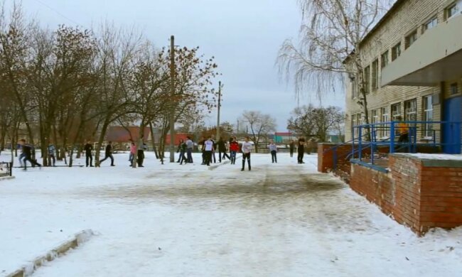 Школа, фото: скриншот из видео