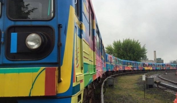 Відомий художник розпише черговий склад київського метро