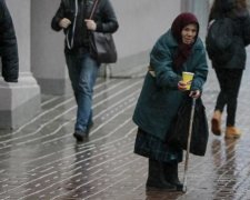 Мизерные зарплаты: кому в Украине "повезло" больше всех
