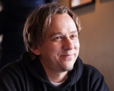 Відомий співак розкритикував погроми в Києві