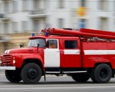 В Киеве сожгли автобус "героя" парковки