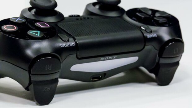 Сенсорный геймпад: в сети всплыли новые подробности о PlayStation 5
