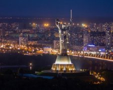 Евровидение-2017: Родина-мать засияла украинским орнаментом