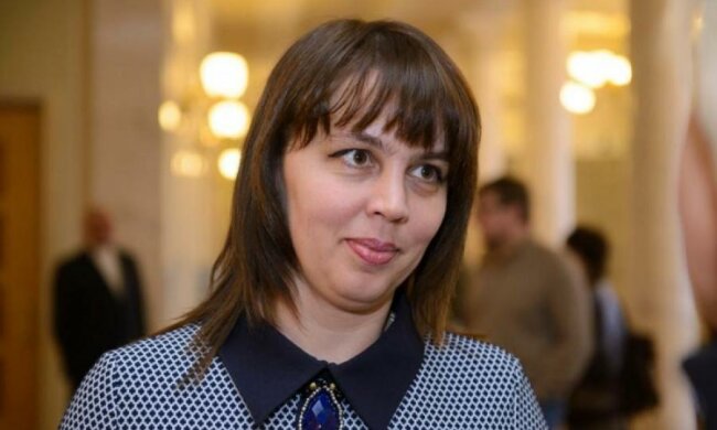 "Донецкий" нардеп Наталья Веселова "окучивает" округ в Полтаве