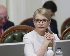 Тимошенко показала трогательные портреты ко Дню матери: люблю вас