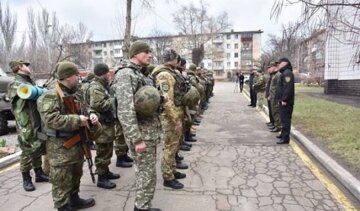В Авдіївку на допомогу бійцям АТО перекидають поліцію