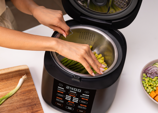 7 продуктів, які заборонено готувати в мультиварці: саме ті, що ви кидаєте туди найчастіше