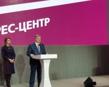 Порошенко после поражения на выборах обратился к Зеленскому: "Готов подставить свое плечо"