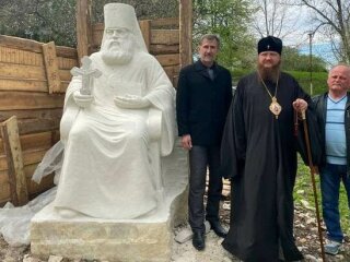 пам'ятник святителю Луці Кримському