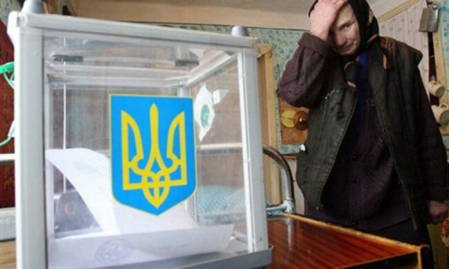 Украинцы выступают за скорейшие перевыборы Рады (опрос)