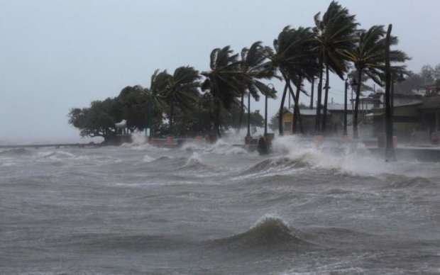 Смертоносный ураган погубил целый остров: впечатляющие кадры