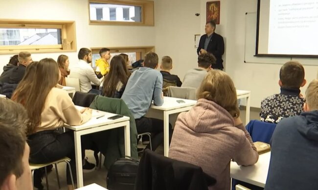 Університет, скріншот: Youtube