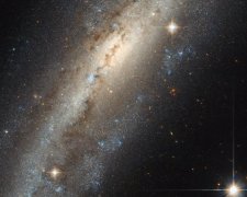 Hubble запечатлел завораживающее созвездие Андромеды