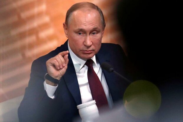 Путин на большой пресс-конференции, фото из свободных источников