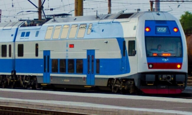 Між Харковом і Києвом запустили двоповерховий потяг