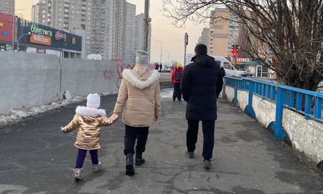 Українці на вулиці, фото: Знай.ua