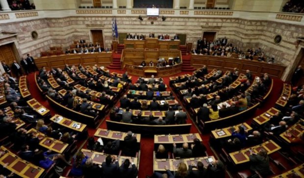 Парламент Греції затвердив реформи для отримання 12 млрд євро