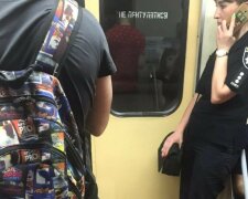 У Харкові молода поліцейська епічно зганьбилася в метро