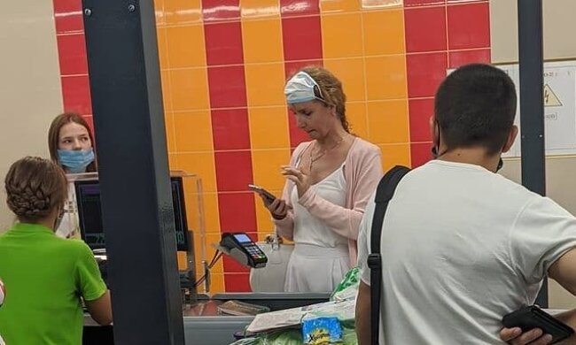 Женщина в Луцке, фото с Instagram