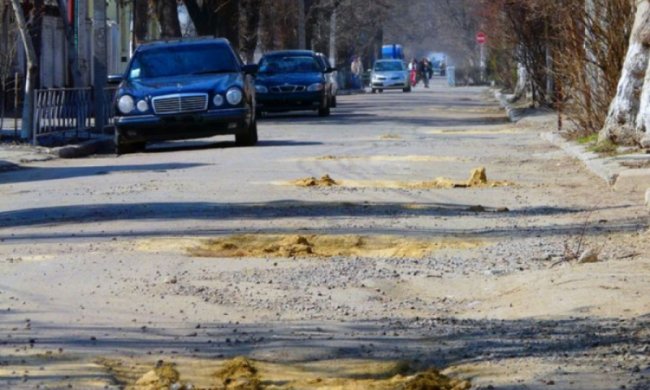 Экс-чиновник раскрыл феномен плохих дорог в Украине 