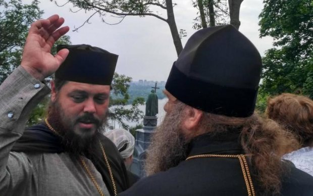 #Принесиляльку: український воїн викрив звірства в оточенні Московського патріархату 