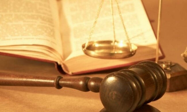 Скандального суддю Оберемка звільнили