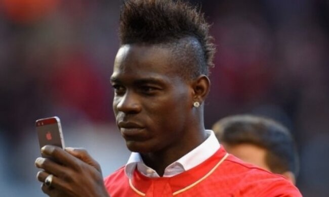 Шутник Балотелли пообещал завоевать "Золотой мяч"