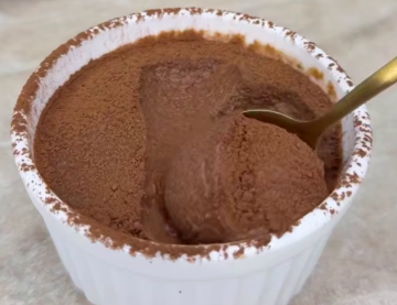 Шоколадний десерт із хурми, кадр з відео