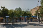 Українець випадково придбав цукерки з хробаками - "Як перестати їсти солодке, поки сидиш вдома"