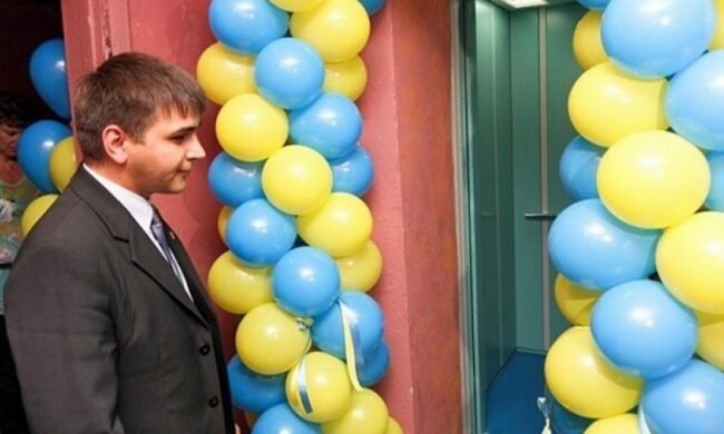 В Ивано-Франковске освятили лифт (фото)