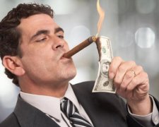 Золота трійка: Bloomberg назвав найбагатших людей світу