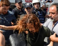 У Туреччині демонстрацію вчителів розігнали водометами (фото)