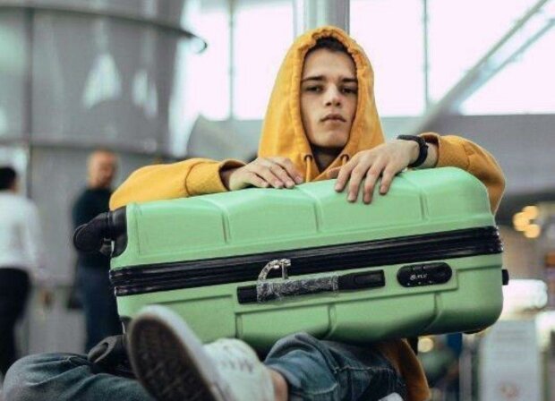 Чемоданы без ручек, коты - со сломанной психикой: как в аэропортах обращаются с багажом путешественников