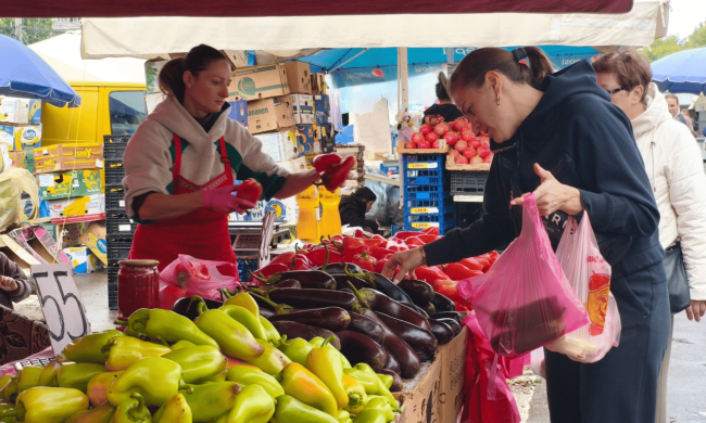 Овощи и сало на рынке в Одессе, подорожание продуктов