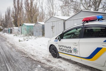 Чоловік жорстоко розправився з 8-річним сином, а потім вбив себе: трагічна історія української родини