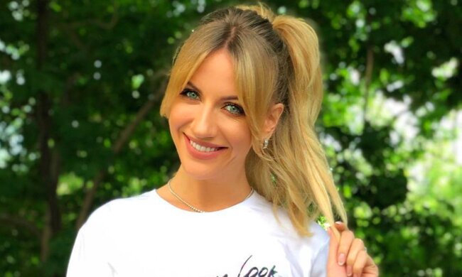 Никитюк прикрыла прелести лишь листочком, вот это образ: "Может в "Танцы со звездами"?