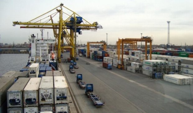 У США зупинилися порти - з роботи несподівано пішла тисяча вантажників