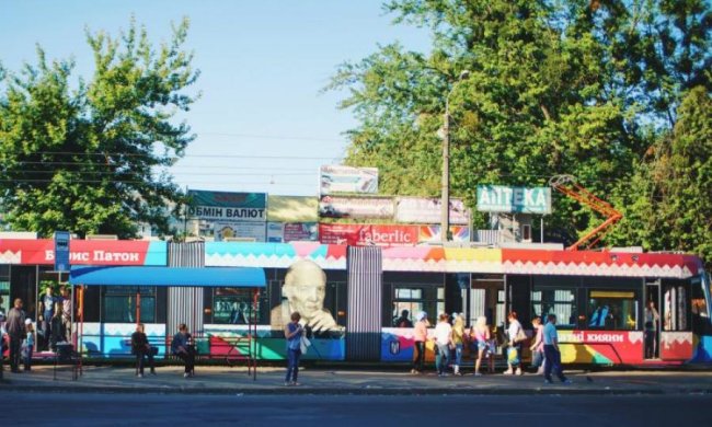 Курс валют на 15 августа: доллар упрямо рвется вперед