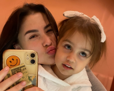 Иванна Сасанчин с дочерью, фото из соцсетей