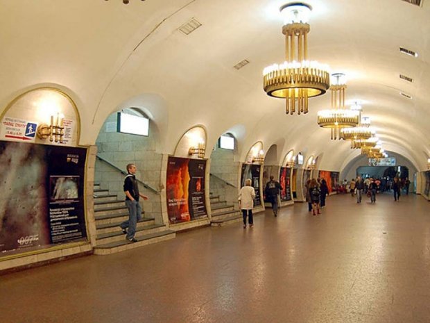 Станцію Льва Толстого закрили через загрозу вибуху