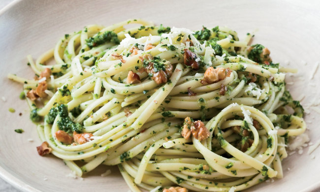 Паста лінгвіні з соусом песто: рецепт, від якого неможливо відірватися