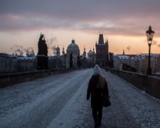 Заробітчани - основні спонсори: НБУ заліз до кишені українців за кордоном