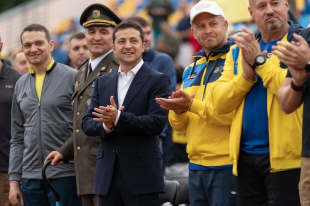 Зеленський заявив про тотальний переворот в Україні: "Ми звільняємо всіх"