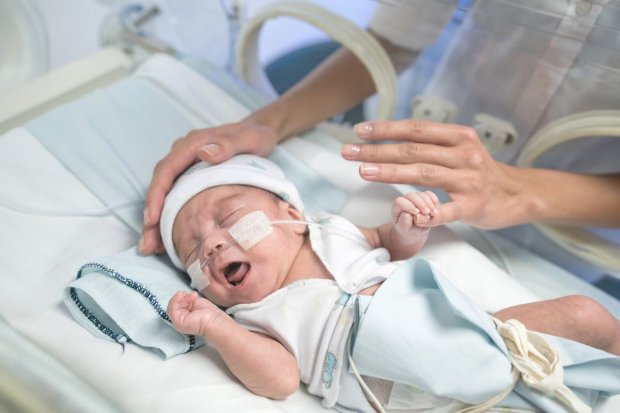Японський хлопчик-мізинчик виписався з лікарні через півроку після народження