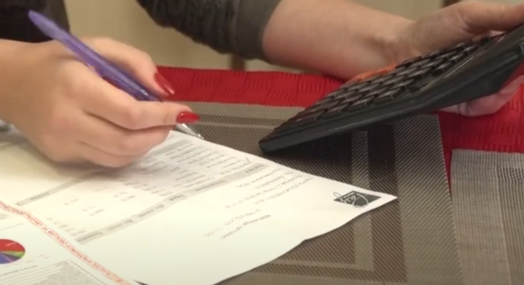 Платіжки за опалення. Фото: скрін youtube