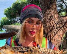 "Свободу Анджелі Девіз!": брюнетка Білик нагадала, як виглядала на початку кар'єри, не впізнати
