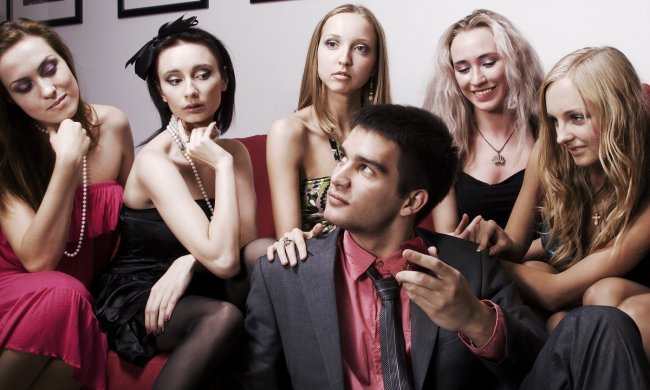 Куди зникають чоловіки? Держстат шокувала цифрами, жінки в паніці