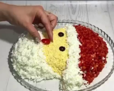 Салат "Санта Клаус", кадр из видео