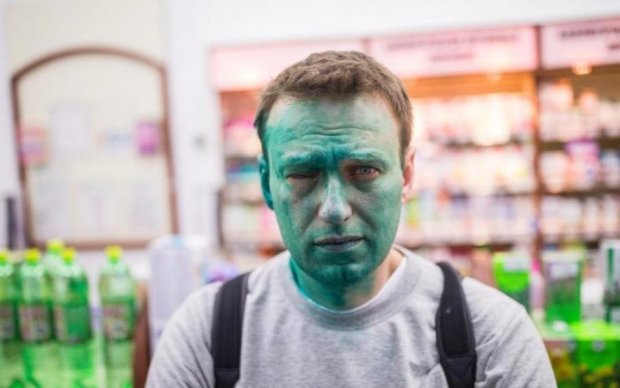 Навальный требует наказать "зеленых человечков"