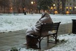 Учасник АТО живе в ракеті: городяни просять врятувати дивного безхатченка